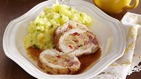 Kuřecí roláda s bylinkovou nádivkou